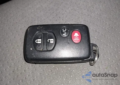 2013 Toyota Prius Three z USA, uszkodzony, nr VIN JTDKN3DU2D1634306